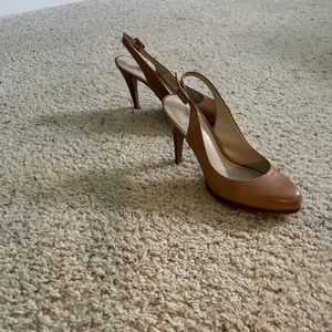 Nine West slight platform, leather, sling back pumps, neutral/tan, size 7.5